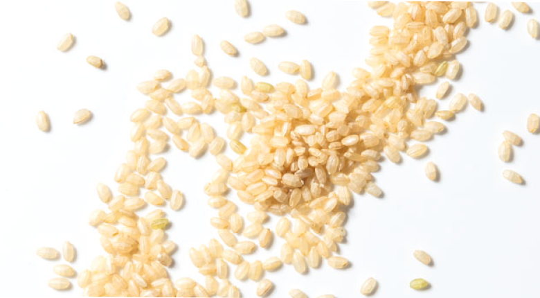 玄米の生米写真